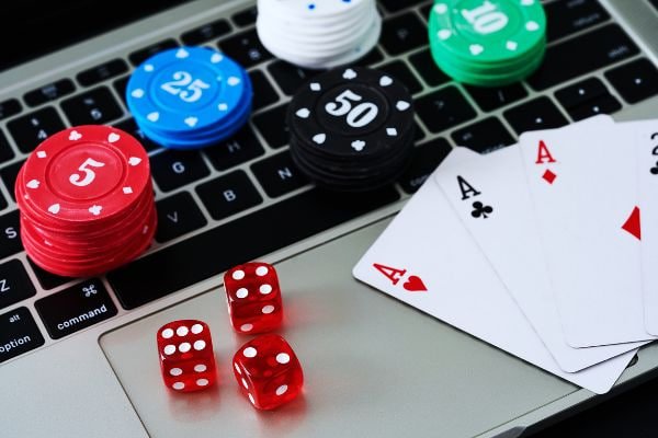 Bonus deposit yang memberikan tambahan saldo di akun apktoto